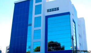 Doctora es atropellada tras salir corriendo de hospital al recibir cadáver de su hijo