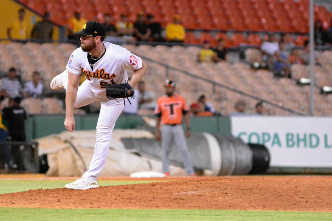 El lanzador derecho Matt Pobereyko falló en el salvamento y los Toros del Este lograron la victoria ante las Águilas Cibaeñas, el 08/01/20.