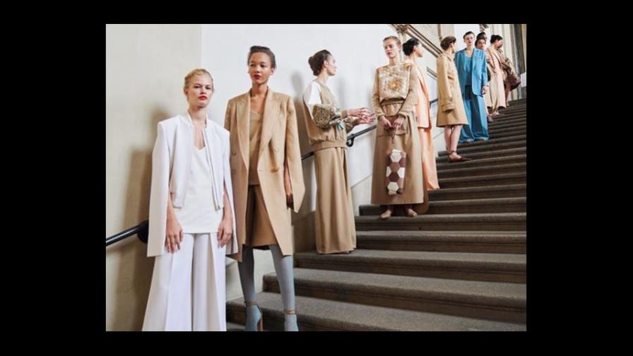 Max Mara nos transporta al siglo XV en la segunda jornada de Milan Fashion Week