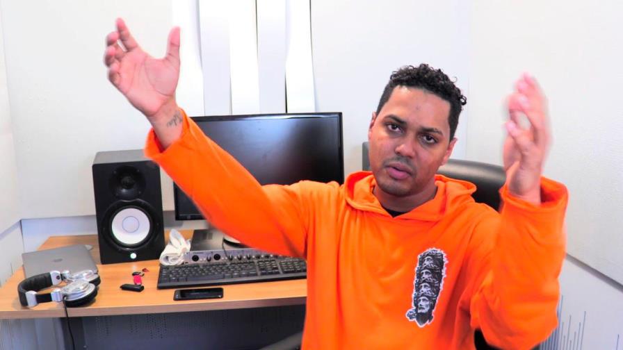 Alofoke convoca a protesta frente a la Procuraduría la cual suspende minutos después 