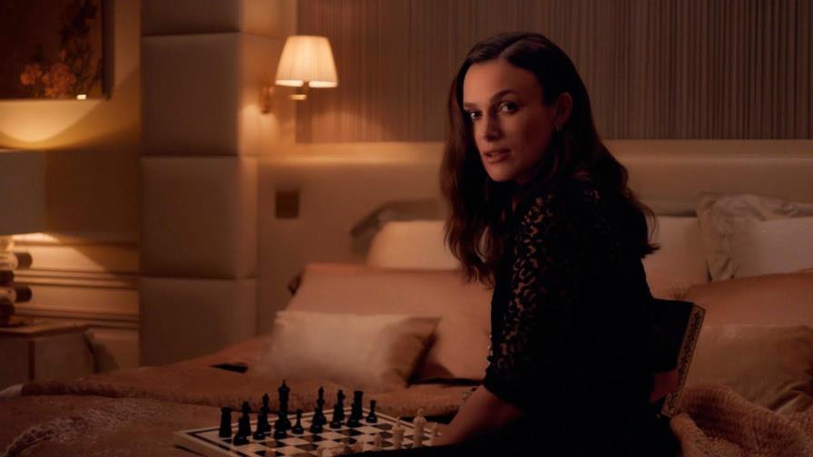 Keira Knightley vuelve como Coco Mademoiselle para Chanel
La actriz británica vuelve a protagonizar el íntimo y sensual film del nuevo perfume Chanel: Coco Mademoiselle L’eau Privée Keira Knightley vuelve como Coco Mademoiselle para Chanel
La actriz británica vuelve a protagonizar el íntimo y sensual film del nuevo perfume Chanel: Coco Mademoiselle L’eau Privée