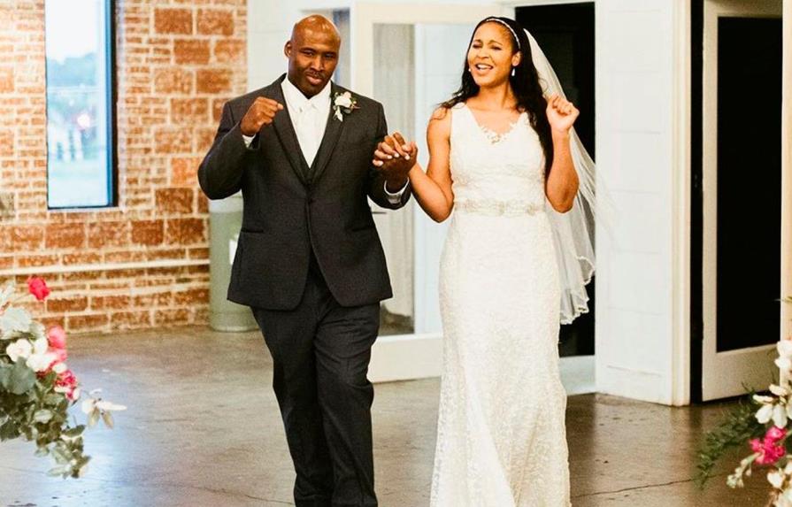 Ex estrella de WNBA se casa con hombre al que ayudó a salir de la cárcel