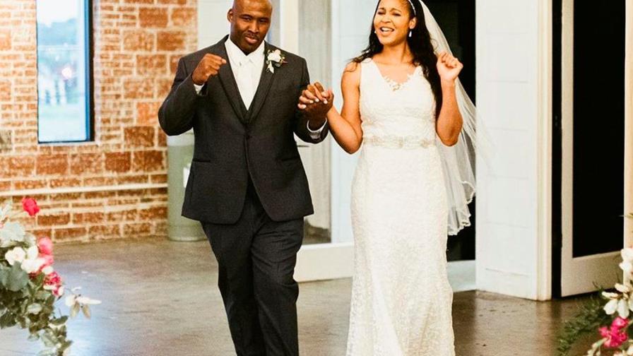 Ex estrella de WNBA se casa con hombre al que ayudó a salir de la cárcel