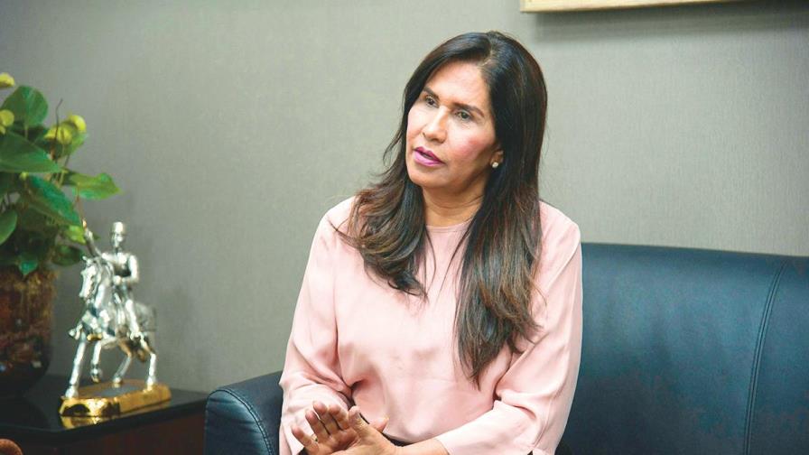 Maritza Hernández plantea Leonel y Reinaldo tomen licencia en PLD