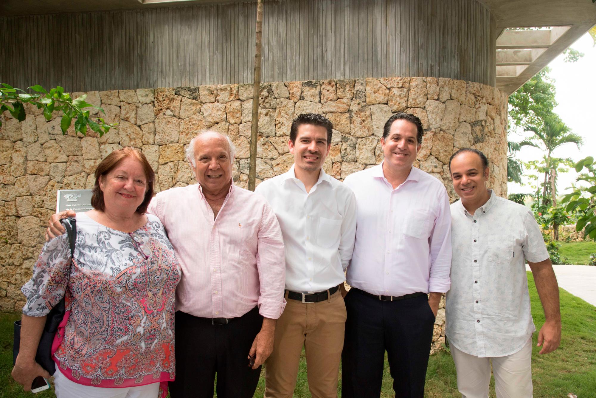 Valeria Lebrón, Ricardo Lebrón, Antonio León y el Arq. Juan Lebrón Valdez.