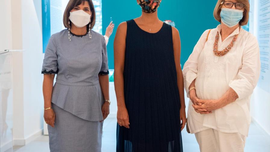 Melissa Roedán explora las apariencias de la vida en su exposición “He aprendido”