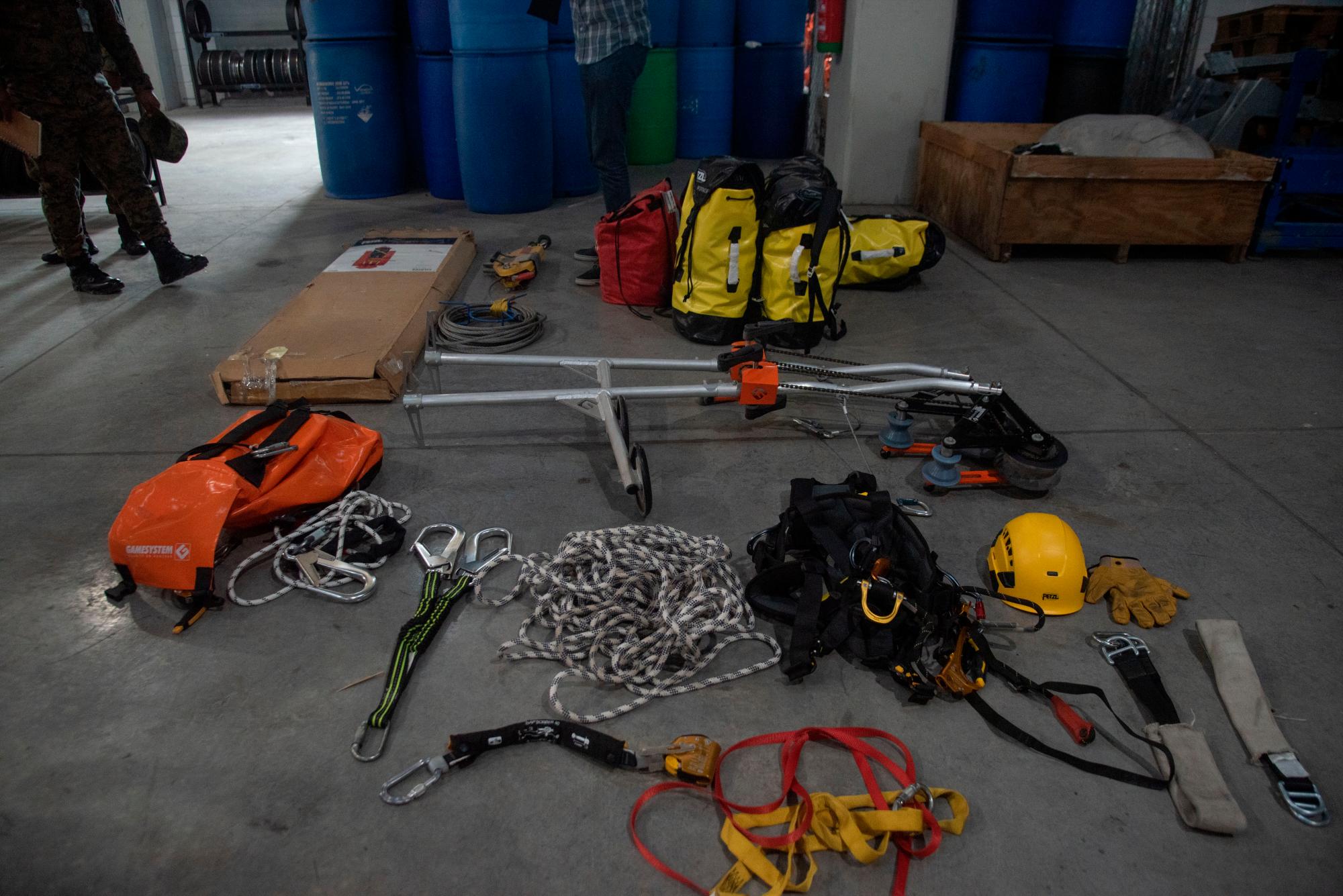 Parte del equipo de rescate para el Teleférico.