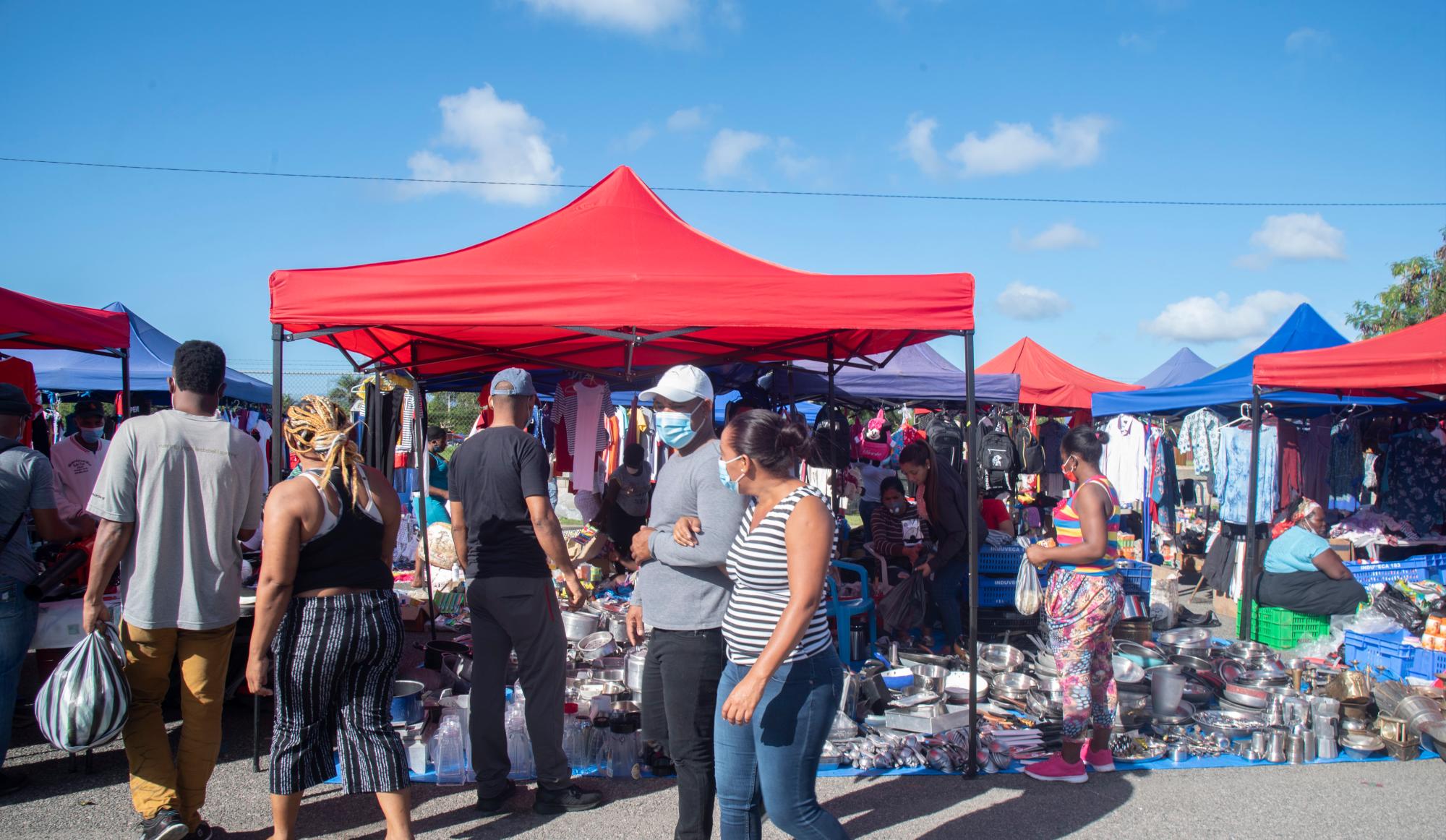 La gente compró sin guardar los protocolos de distanciamiento.
