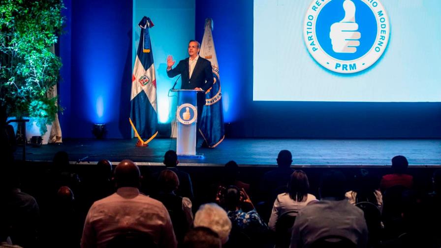 Gobierno bajo ataques de viejos robles de su partido, el PRM