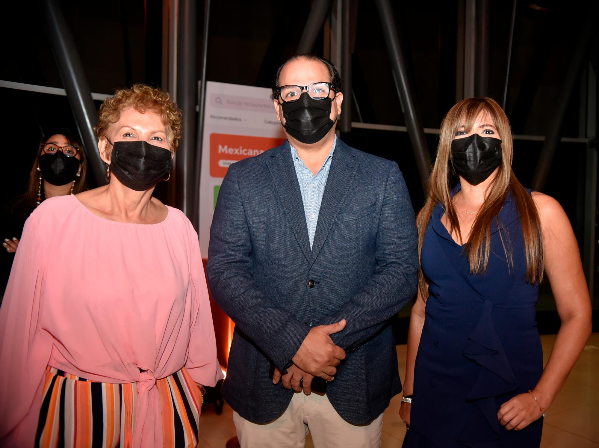 Ana Carrasco, Obtavio Veras Goico y Ingrid De la Rosa.
