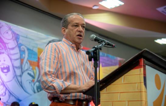 Los presidenciales en un  intenso activismo político