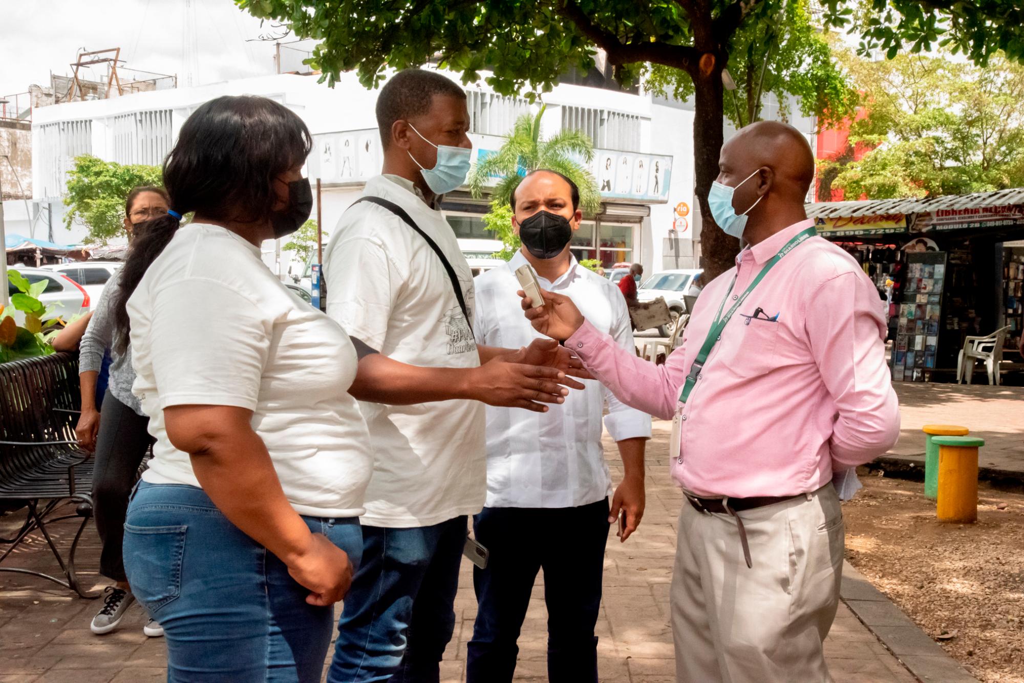 Los dirigentes de los buhoneros explicaron que están conformes con el trato que han recibido hasta ahora.