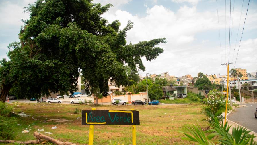 Comunitarios de Los Ríos reclaman a la Alcaldía del Distrito Nacional remozar área verde