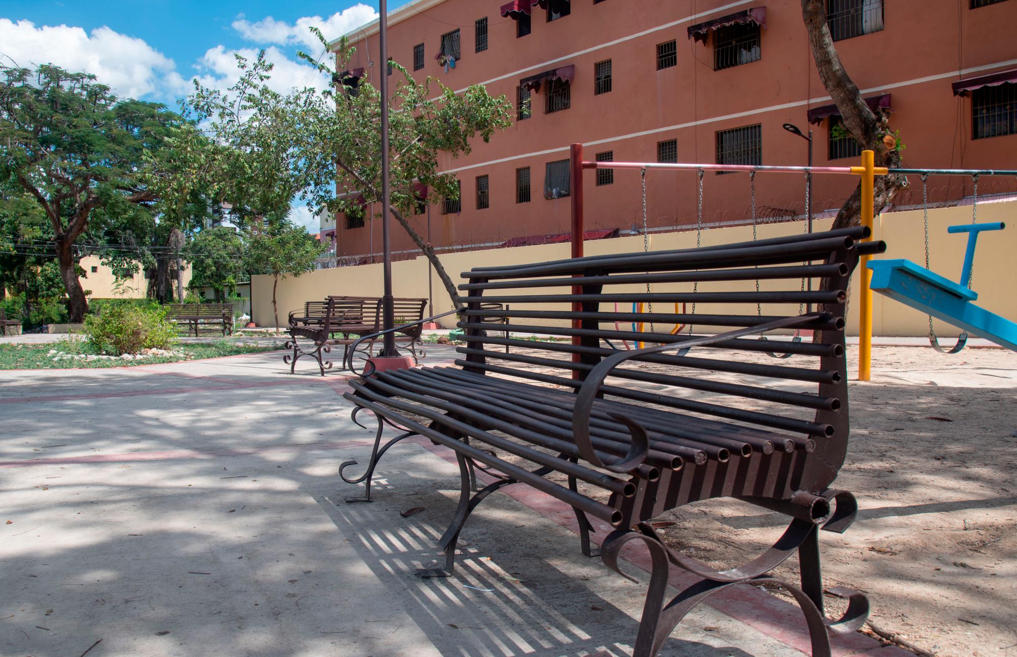 Los bancos fueron recuperados .