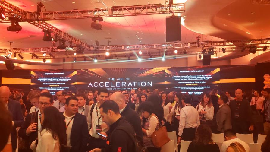 Los móviles y los millenials impulsan pago electrónico