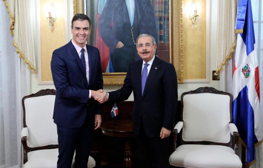Presidente Medina felicita a Pedro Sánchez por su elección