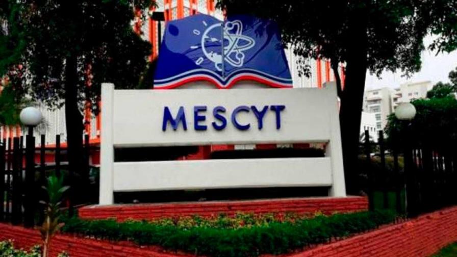El Mescyt afirma que no degradó empleados de la carrera administrativa El Mescyt afirma que no degradó empleados de la carrera administrativa