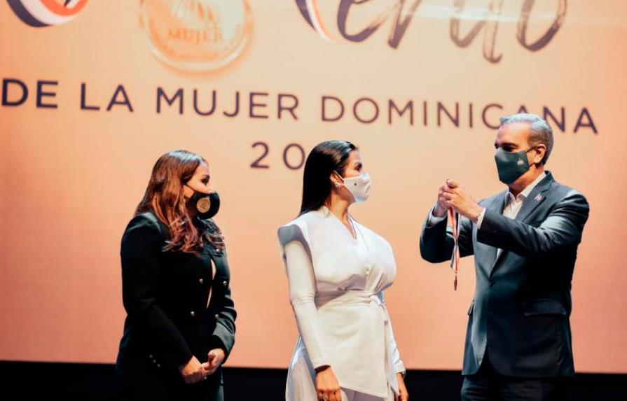 Chef Tita recibe Medalla al Mérito por sus aportes a la gastronomía dominicana