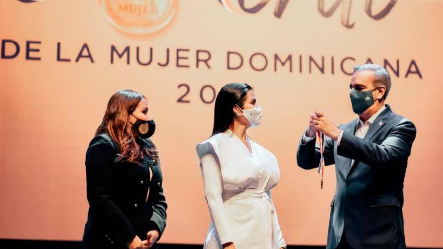 Chef Tita recibe Medalla al Mérito por sus aportes a la gastronomía dominicana