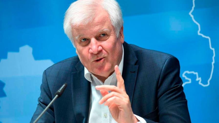 Ministro alemán partidario de abrir peluquerías y mantener cerrados colegios