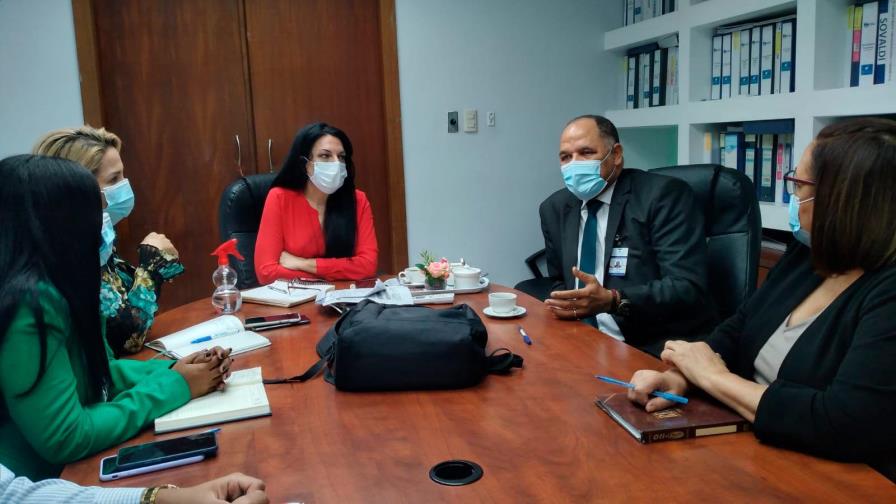 Programa de Medicamentos de Alto Costo beneficia a más de 14,000 personas  