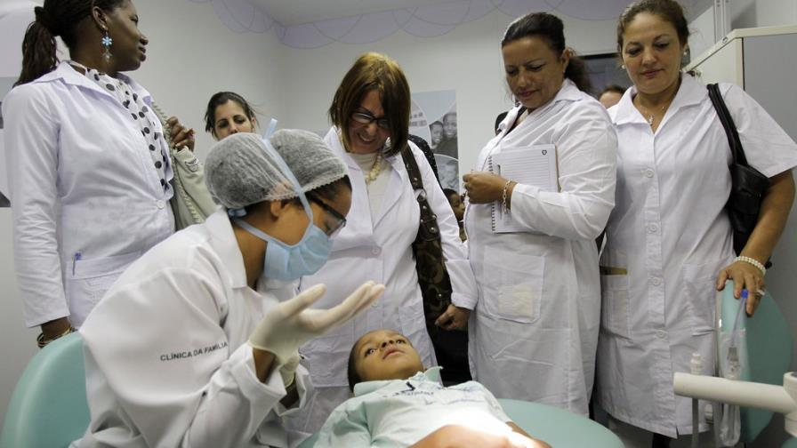 Bahamas y EE. UU. se reúnen para discutir asunto de médicos cubanos y reporte de narcóticos Bahamas y EE. UU. se reúnen para discutir asunto de médicos cubanos y reporte de narcóticos
