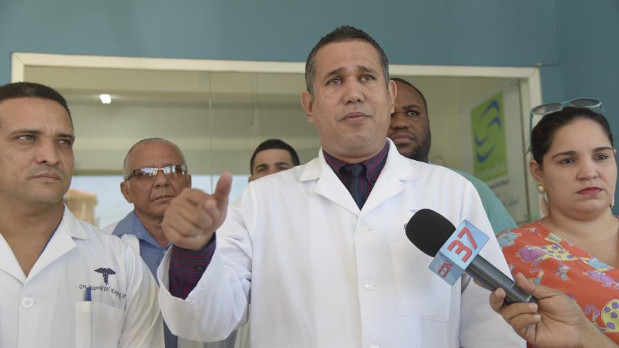 Médicos de Valverde vuelven a parar los hospitales de esa provincia Médicos de Valverde vuelven a parar los hospitales de esa provincia