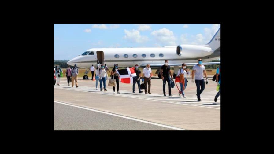 Viajeros siguen generando focos de contagio de COVID-19 en RD