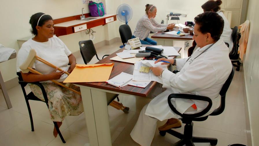 El país necesitará 282 mil maestros y 42 mil médicos