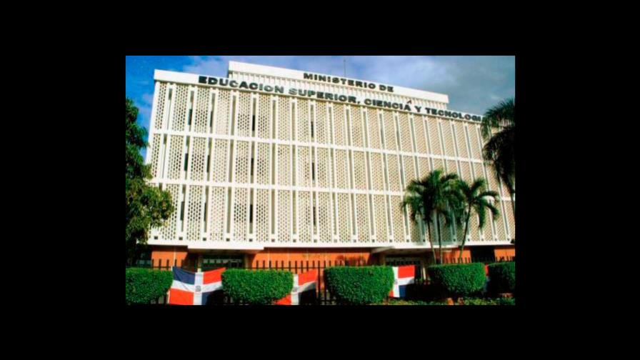 Más de 40 mil personas solicitaron al Mescyt becas nacionales