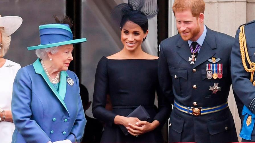 Reina Isabel se pronuncia sobre el futuro de Meghan y Harry