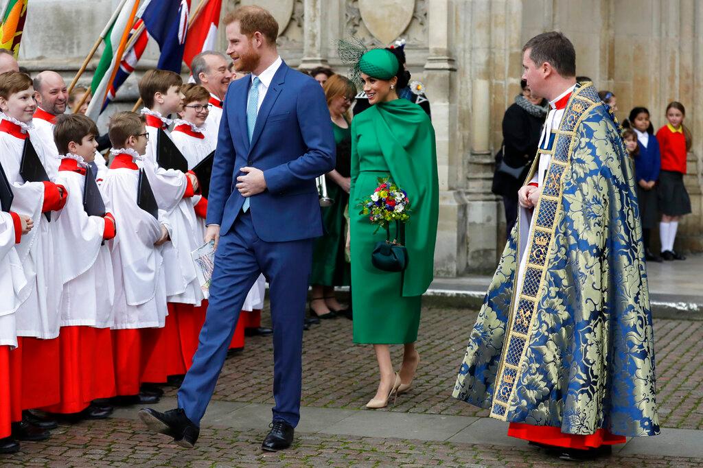 El príncipe Enrique y Meghan, duquesa de Sussex, salen de la Abadía de Westminster al terminar el servicio anual del Commonwealth, el lunes 9 de marzo del 2020 en Londres.