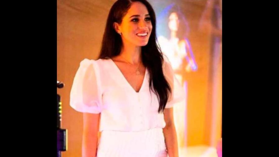 El mensaje oculto de amor que Meghan le dedica a Harry en su collar El mensaje oculto de amor que Meghan le dedica a Harry en su collar