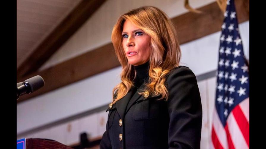 Melania Trump aparece y pide  contar “cada voto legal”