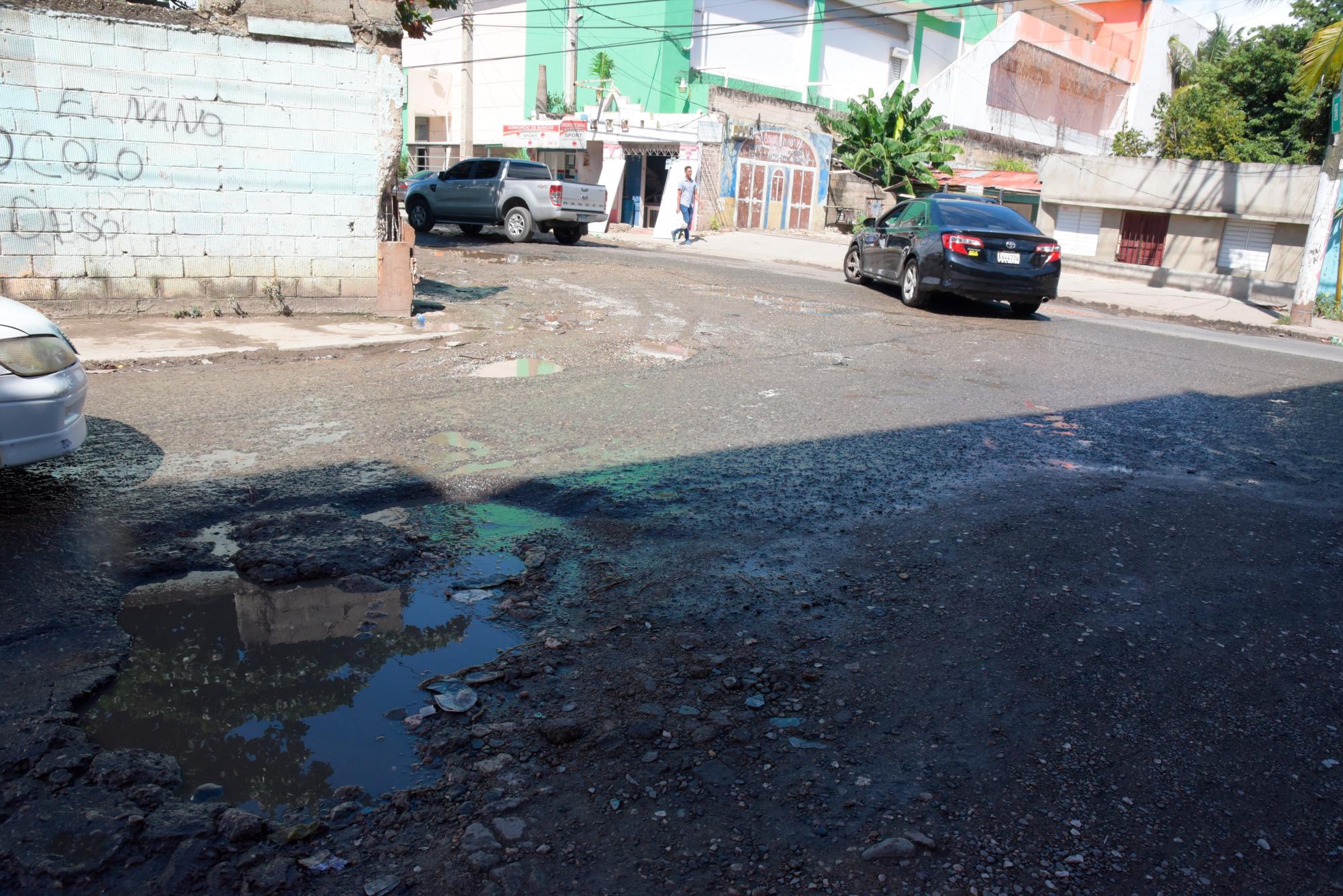 Carretera de Mendoza esquina calle Fundación (José Justo Féliz)