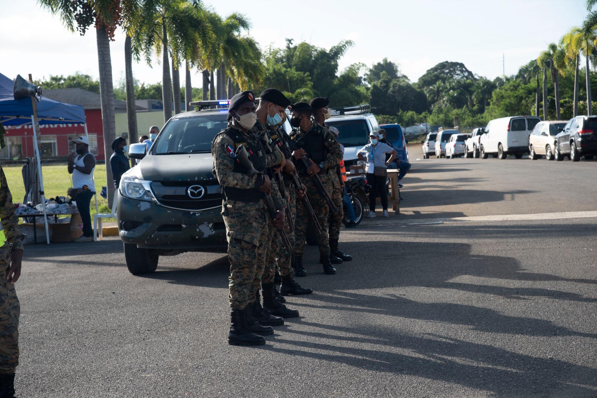Policías y militares fueron enviados al lugar en prevención de incidentes