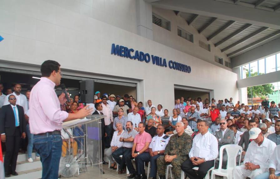 Alcalde David Collado reinaugura mercado de Villa Consuelo