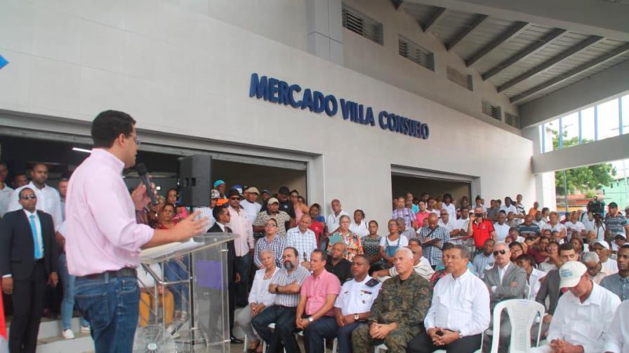 Alcalde David Collado reinaugura mercado de Villa Consuelo