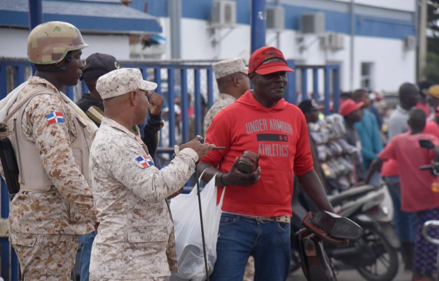 Haitianos ausentes del mercado binacional; refuerzan vigilancia