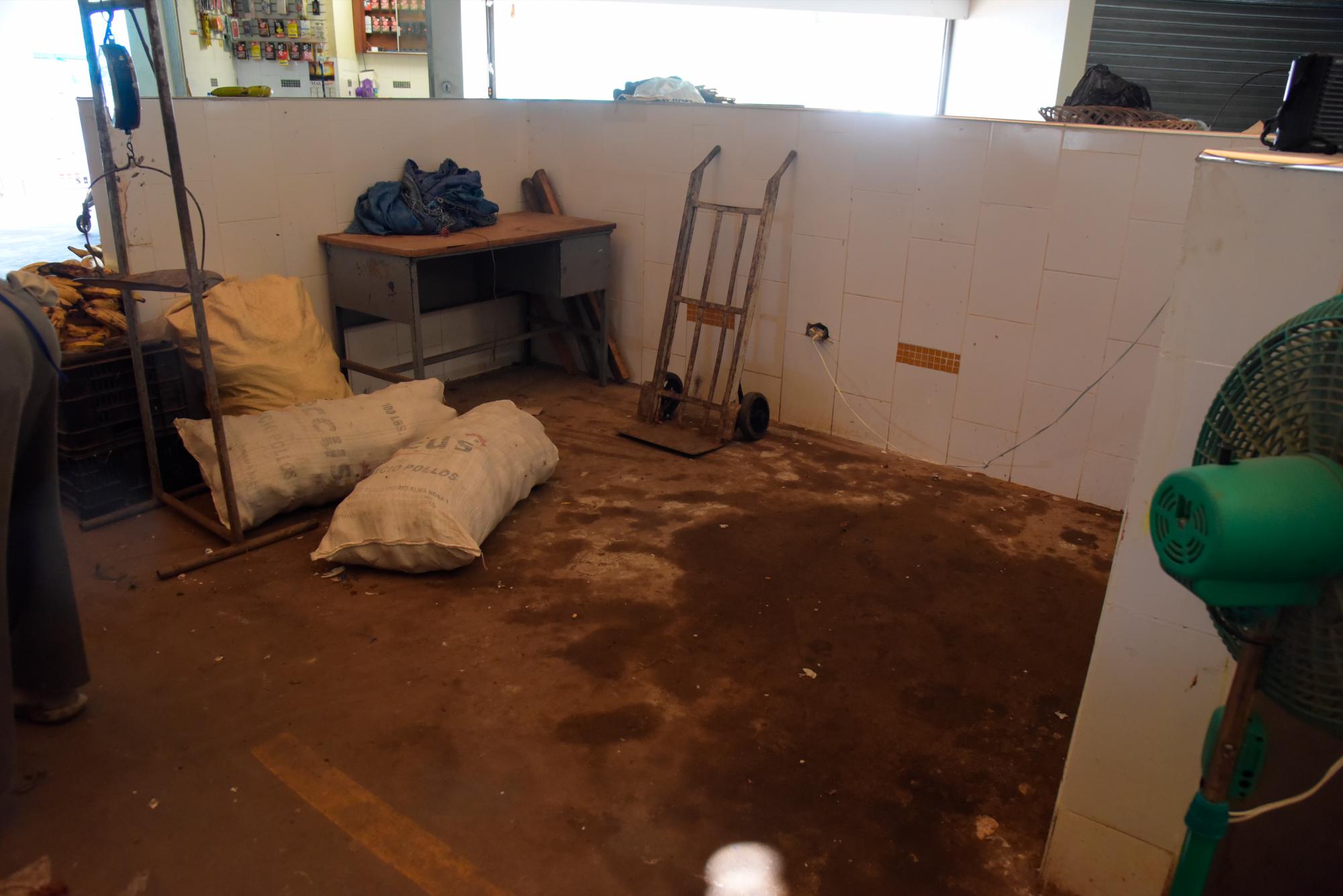 Algunos espacios están vacíos porque lo comerciantes no tienen capital( José Justo Féliz)