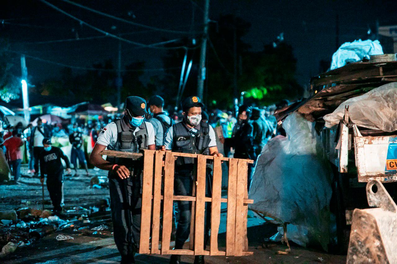 Fueron recogidos algunos objetos que eran utilizados por los vendedores.  