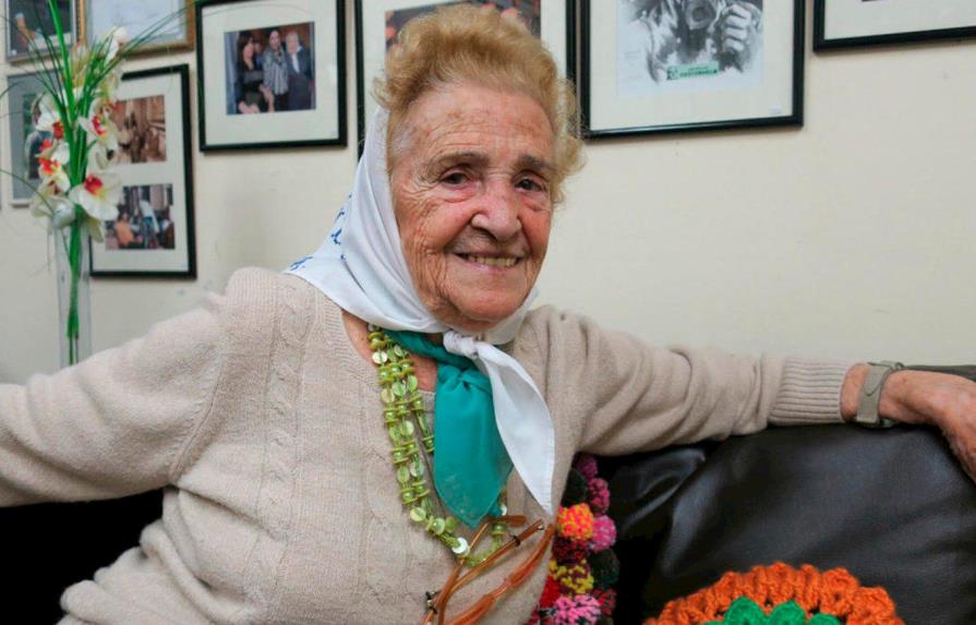 A los 95 años, muere vicepresidenta de Madres de Plaza de Mayo en Argentina