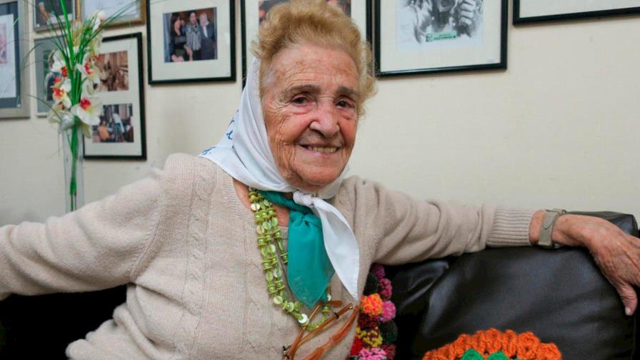 A los 95 años, muere vicepresidenta de Madres de Plaza de Mayo en Argentina