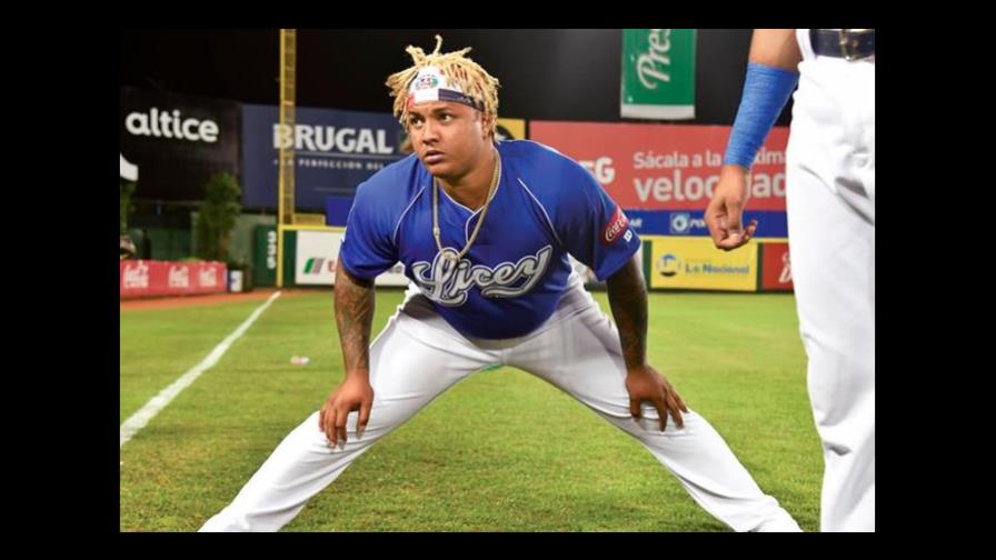 Wilmer Field, primer agente libre RD Wilmer Field, primer agente libre RD