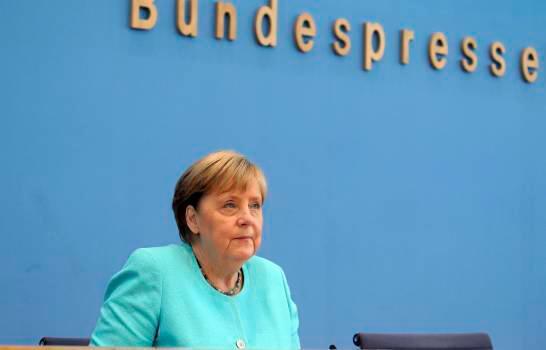 La lucha por la sucesión de Merkel se agudiza en la recta final