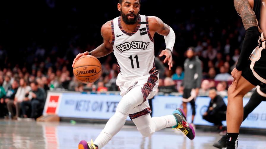 Kyrie Irving compró una casa para la familia de George Floyd
