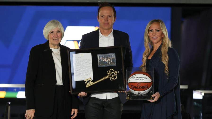 NBA aprueba venta del Jazz a empresario de sector tecnológico NBA aprueba venta del Jazz a empresario de sector tecnológico