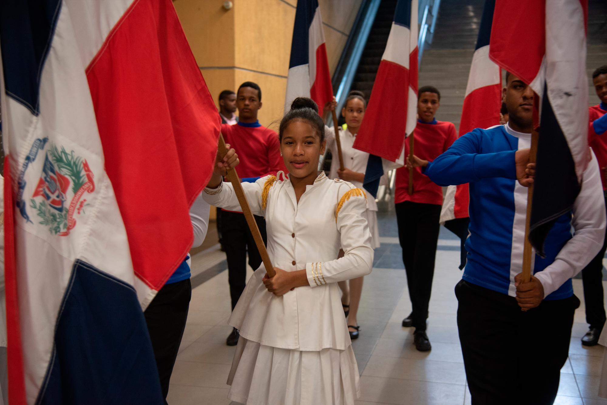 Estudiantes participantes en el acto (Eddy Vittini)