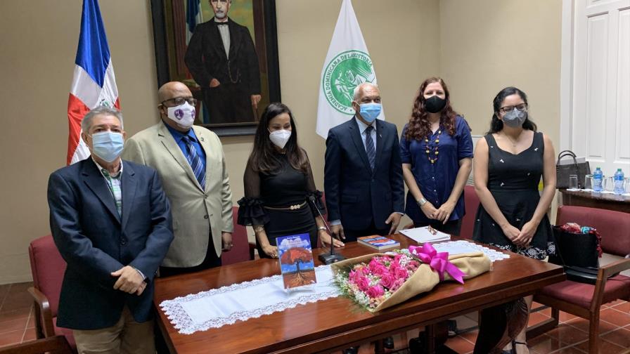 Presentan el libro “Raíces de la identidad dominicana”, de Reina Rosario