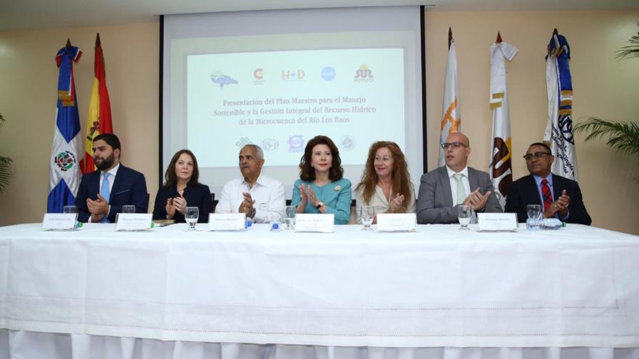 Sur Futuro presenta plan para manejo de la microcuenca del río Los Baos Sur Futuro presenta plan para manejo de la microcuenca del río Los Baos